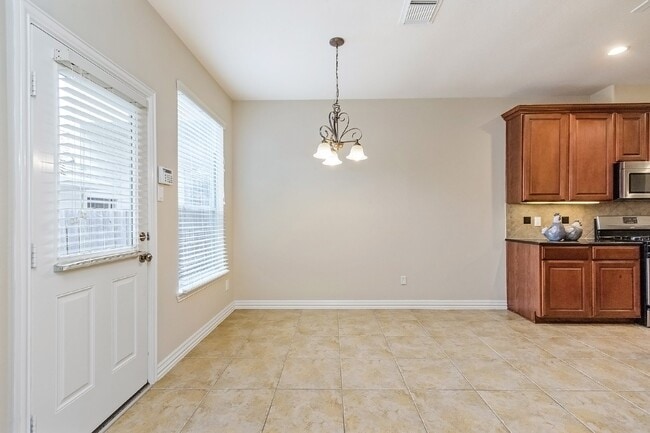 Building Photo - 39 Medley Ln