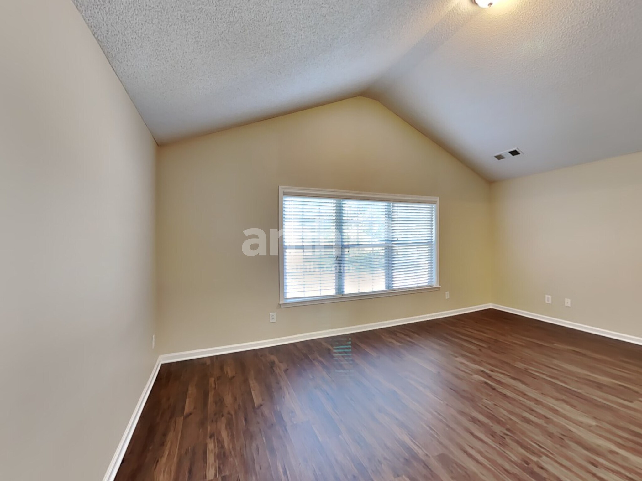Building Photo - 3450 Ridgefair Dr