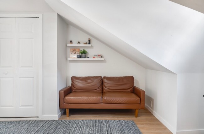 Building Photo - 12 W 52nd St