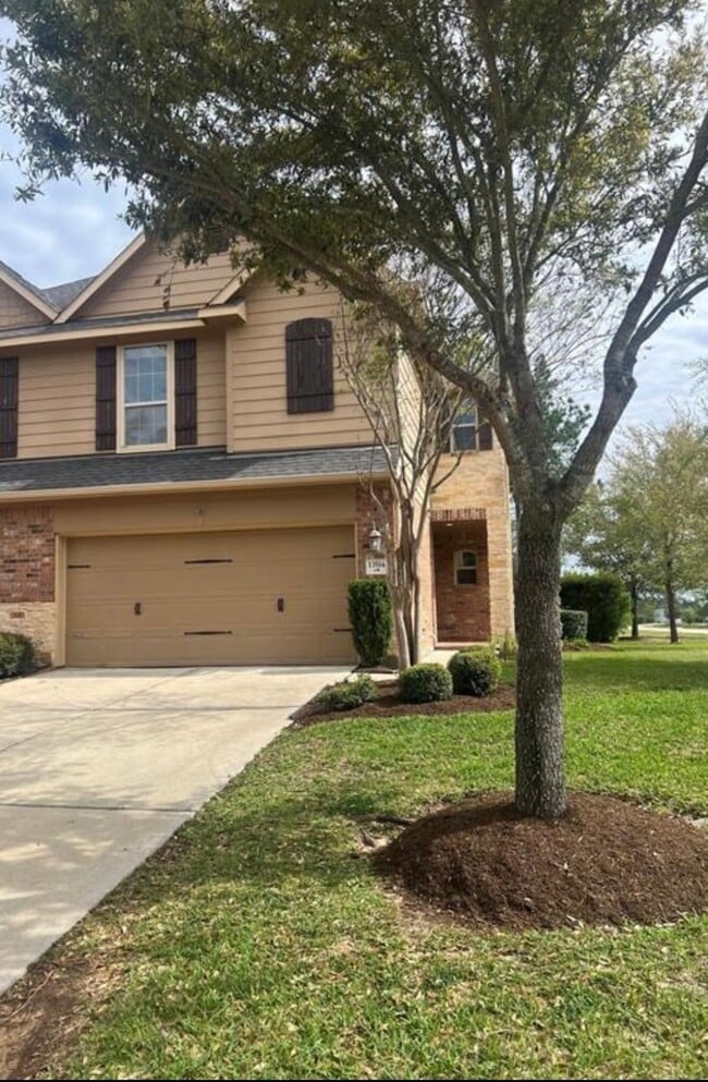 Building Photo - 13514 Fawn Lily Dr