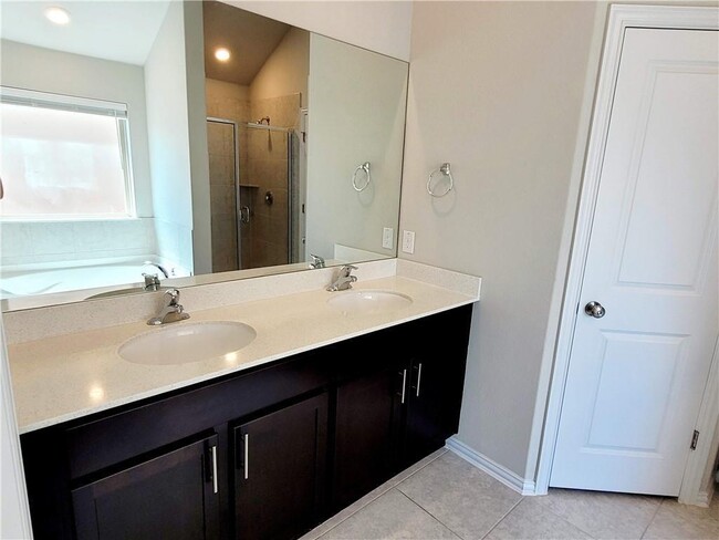 Building Photo - 300 Bright Star Ln