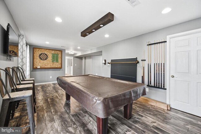 Building Photo - 753 Bonnie Ridge Dr NE