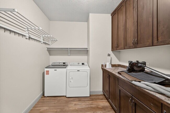 Building Photo - 2665 E 3630 S