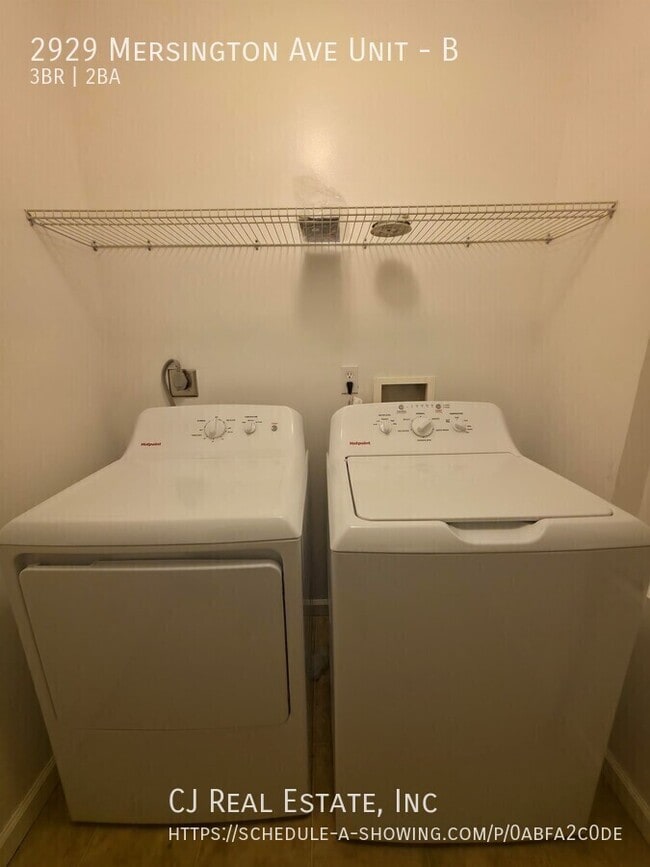 Building Photo - 2929 Mersington Ave