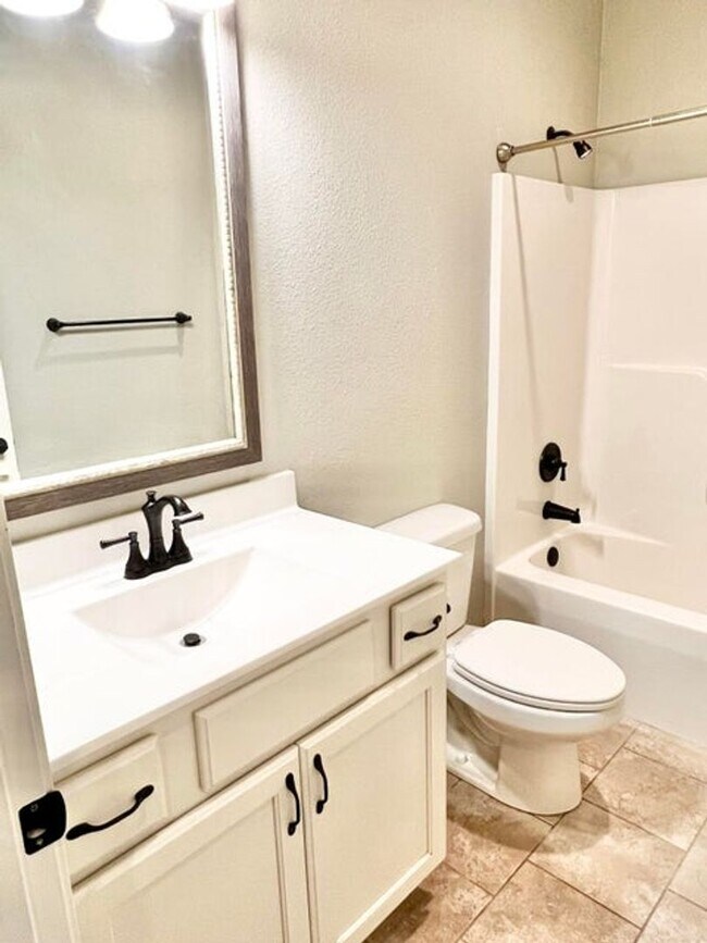 Building Photo - Duplex in Siena Estates at Branson Hills