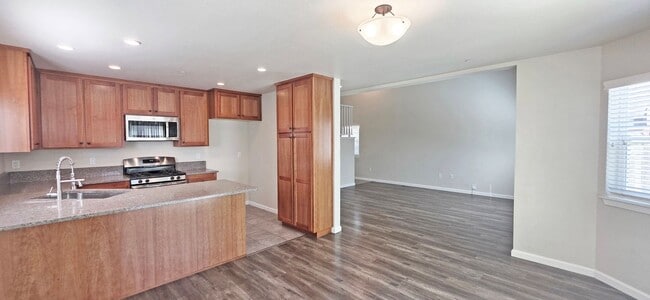 Building Photo - 1982 Dogwood Dr