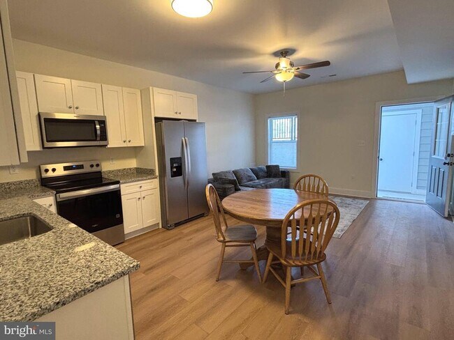 Building Photo - 111 W North St