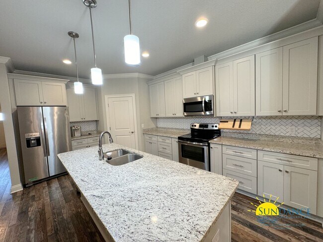 Building Photo - Exquisite 4 Bedroom Home in Navarre Near Beaches & Amenities!