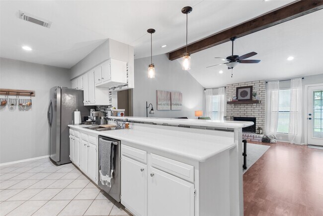 Building Photo - 105 Sweetgum Dr