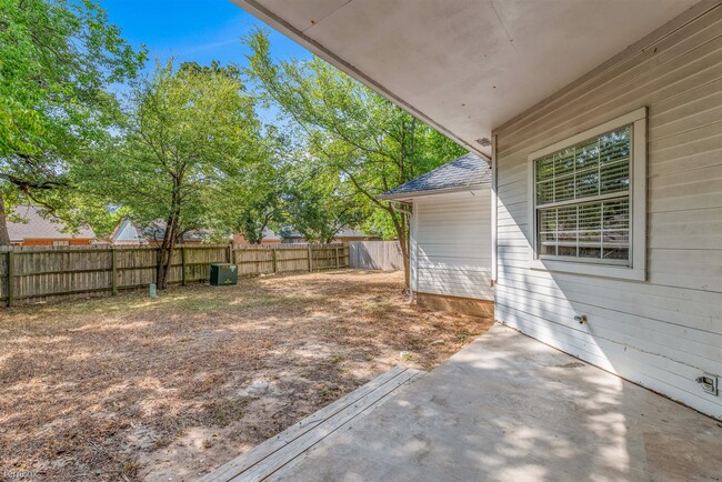 Building Photo - 3 br, 2 bath House - 1208 Bayou Woods Dr 1...