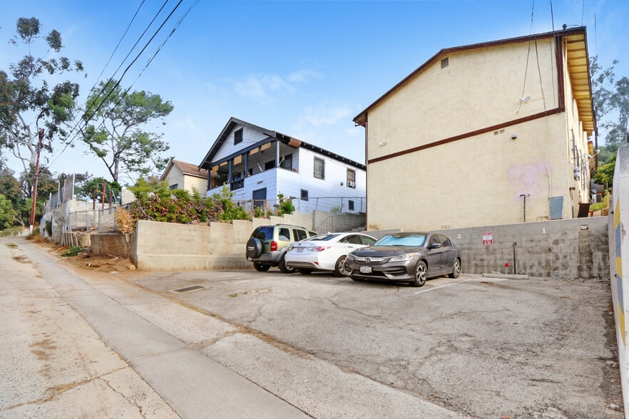 Building Photo - 530 Casanova Street