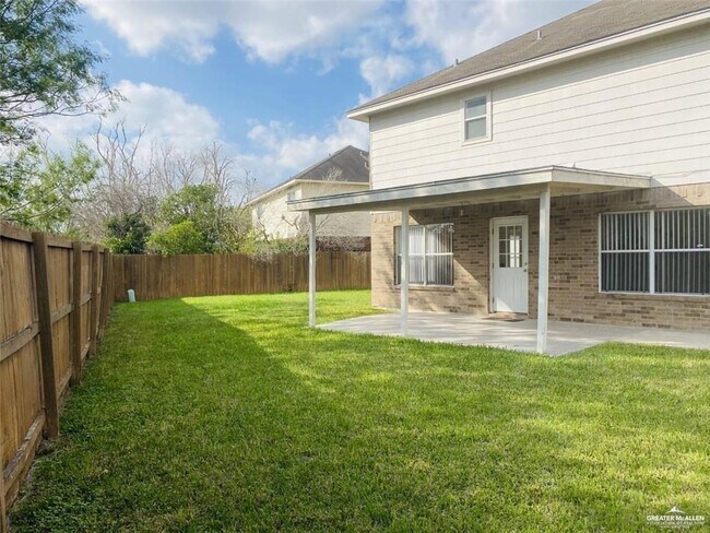 Building Photo - 3414 Santa Rocio St