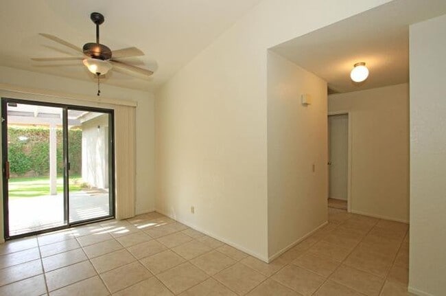 Building Photo - 78615 Bottlebrush Dr