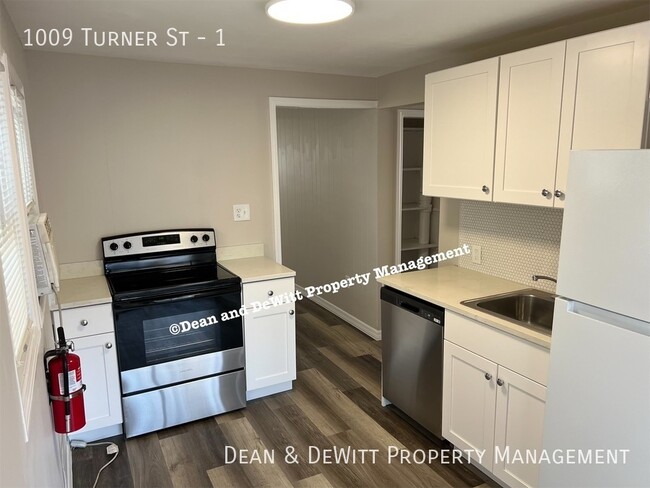 Building Photo - 1009 Turner St