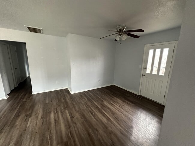 Building Photo - 1912 N Moulton Ct