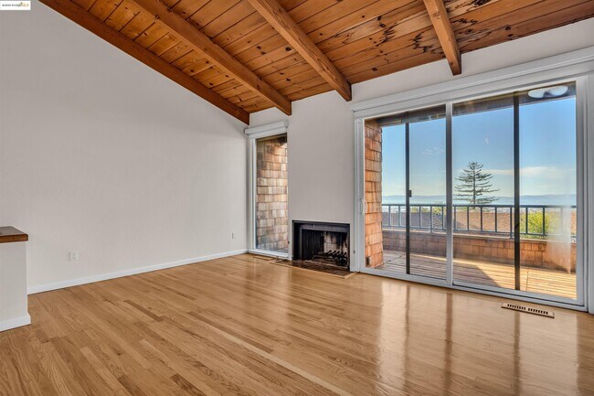 Building Photo - 57 Sereno Cir