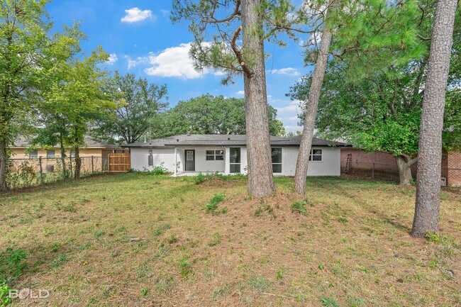 Building Photo - Check Out this 3 bed 2 bath in Bossier