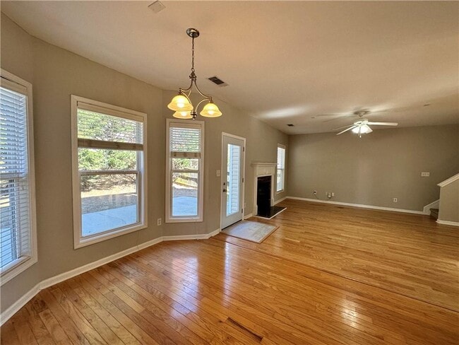 Building Photo - 2403 Walnut Tree Ln