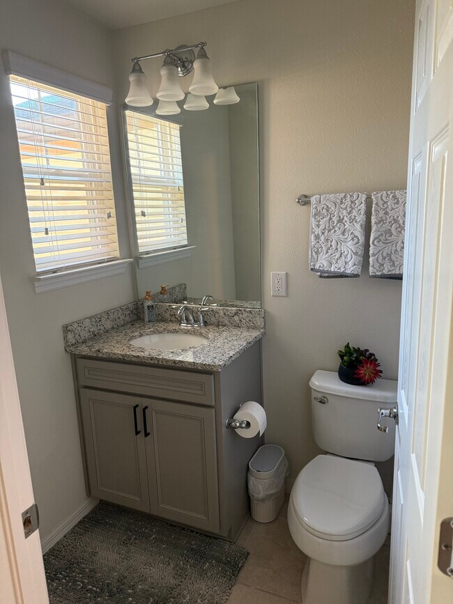 Building Photo - 9208 Hillcroft Dr