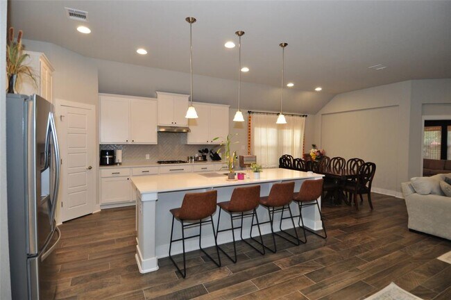 Building Photo - 120 Sail Wind Way