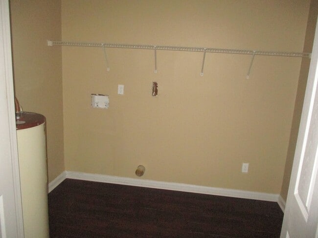 Building Photo - 2517 Cardinal St