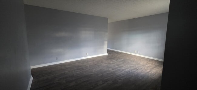 Building Photo - 2323 Ilolo St