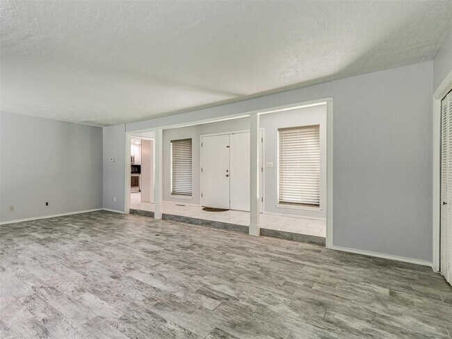 Building Photo - 3405 Woodsboro Dr