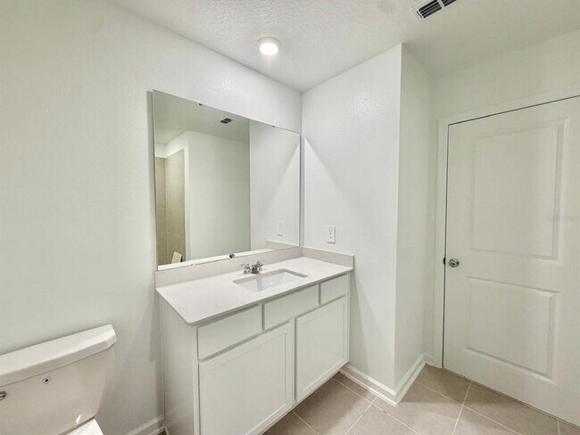 Building Photo - 2764 Lookout Rdg Rd