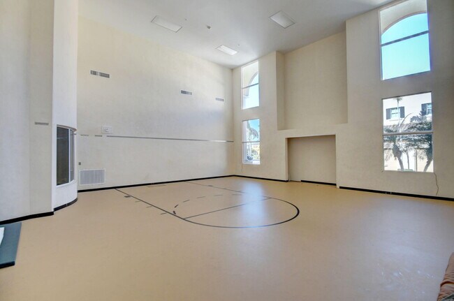 Building Photo - 1 Renaissance Way