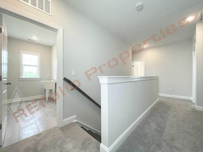 Building Photo - 105 Moraine Ct