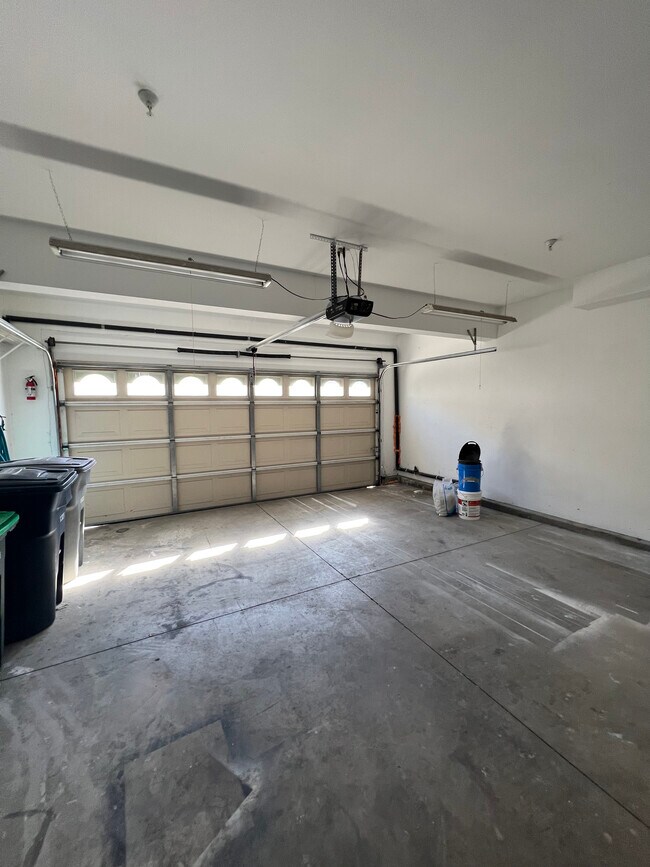 Finished garage - 28 Santa Barbara Ct
