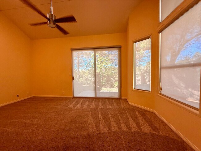 Building Photo - Gorgeous Spanish Trails 3BR House for lease!