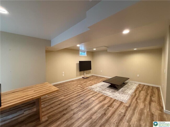 Building Photo - 7109 Hunt Dr