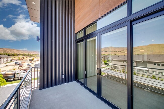 Building Photo - 4340 E Haystack St