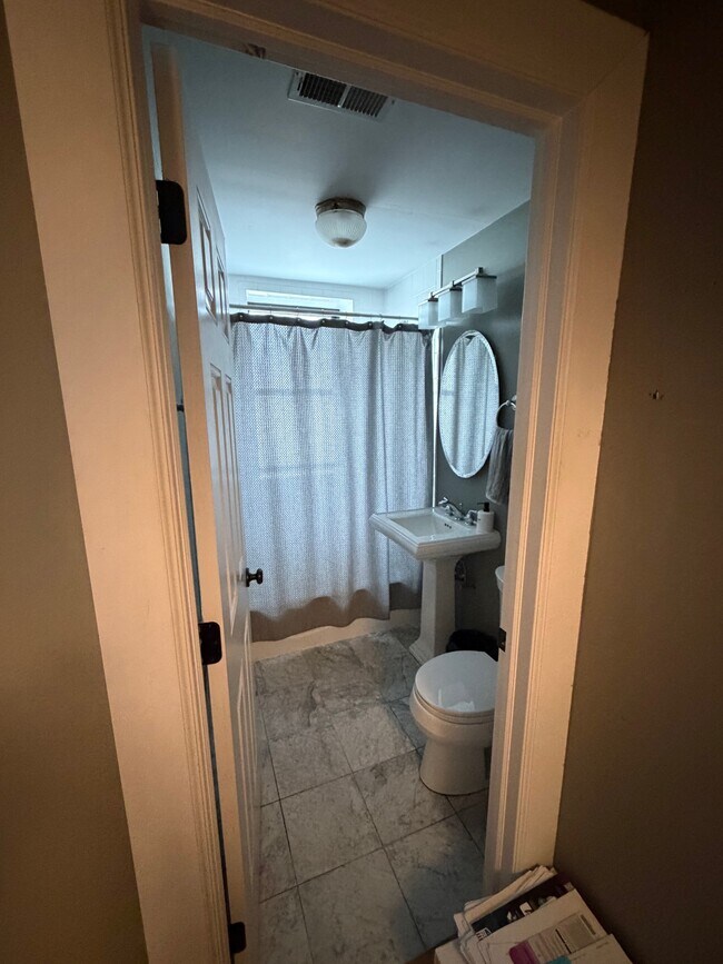 Building Photo - Sheridan