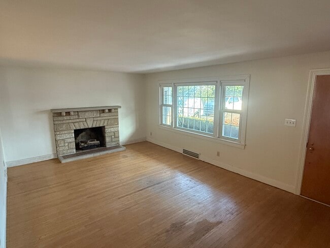 Building Photo - 4305 Westport Rd