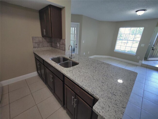 Building Photo - 445 Fountainhead Cir