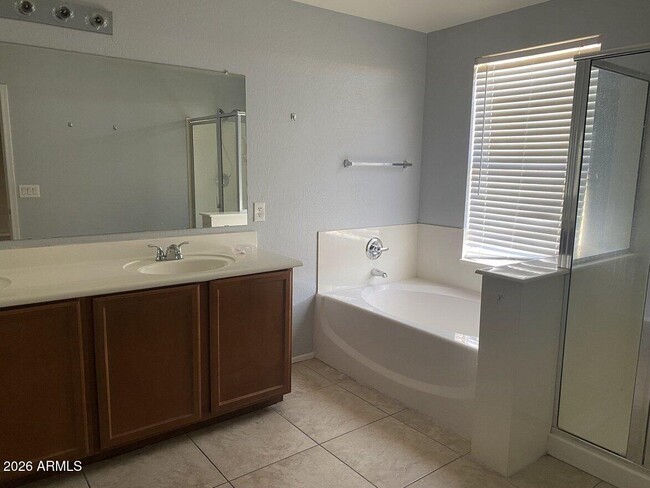 Building Photo - 45501 W Guilder Ave