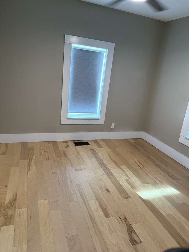 Building Photo - 1109