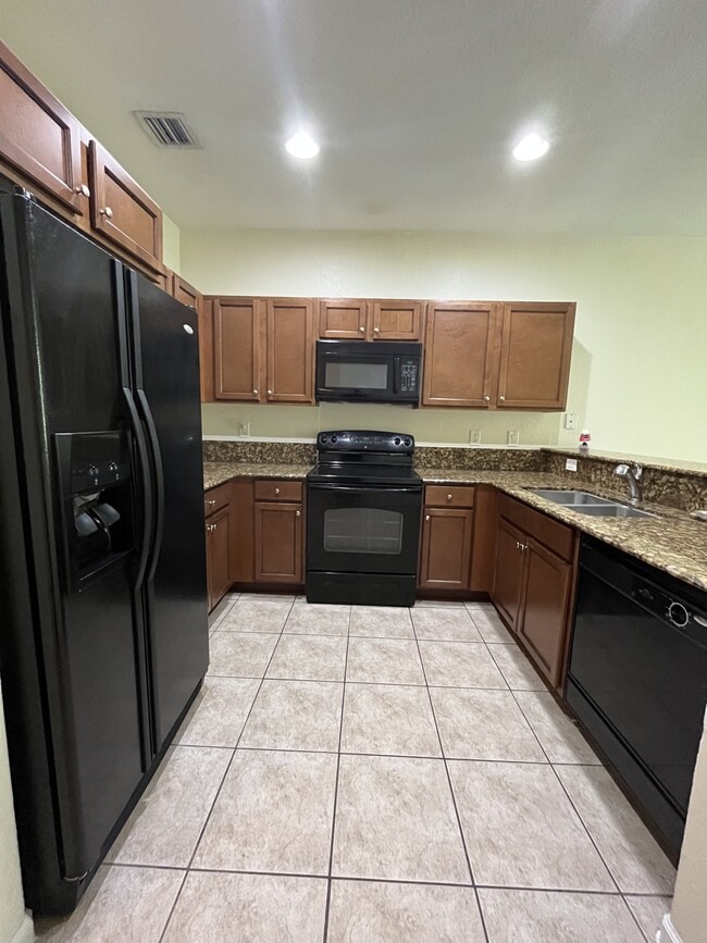 Building Photo - 3416 NW 14th Ct