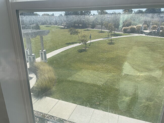 Building Photo - 3855 Gartmore Ln