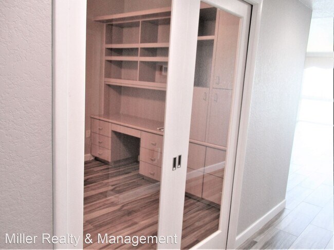 Building Photo - 2 br, 2 bath House - 4717 Dolphin Cay Lane, S