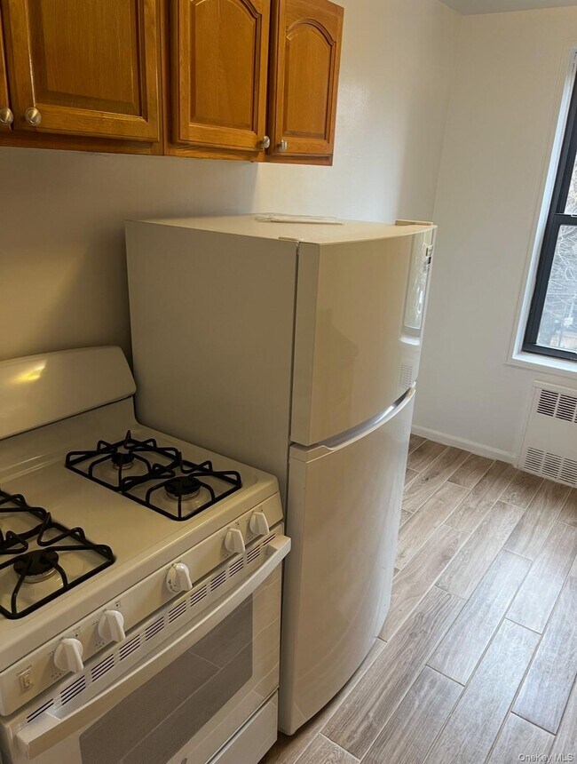 Building Photo - 89-20 55th Ave