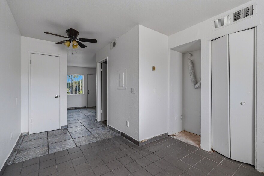 Building Photo - 12741 W Tasha Dr