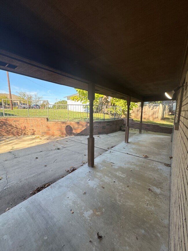 Building Photo - WICKLOW DRIVE DUPLEX