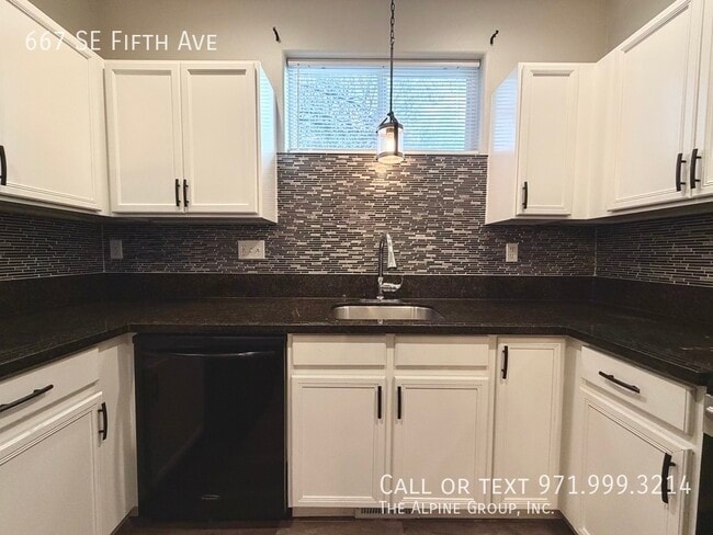 Building Photo - 667 SE Fifth Ave-