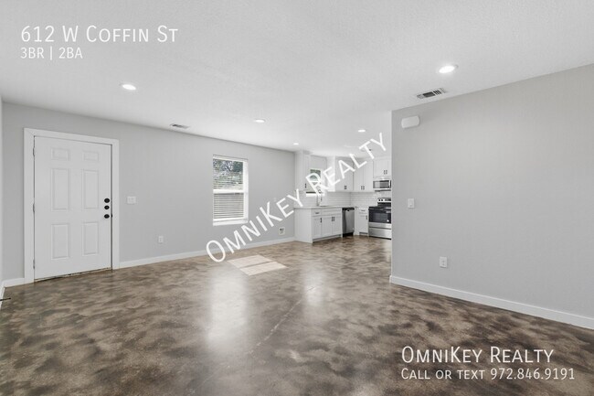 Building Photo - 612-622 W Coffin St