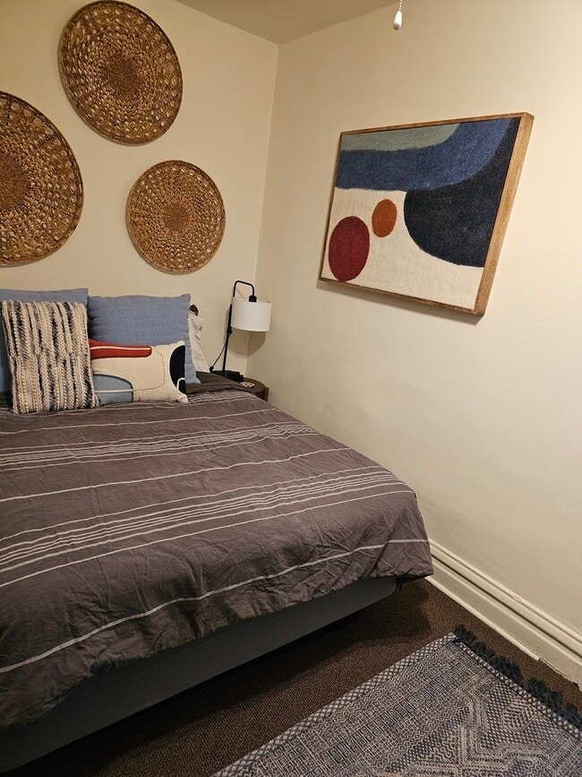 Building Photo - 3040 N Clybourn Ave