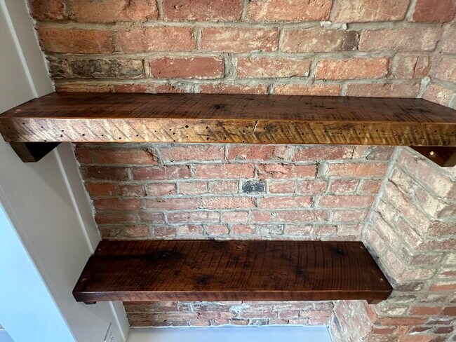 Building Photo - 307 W Main St