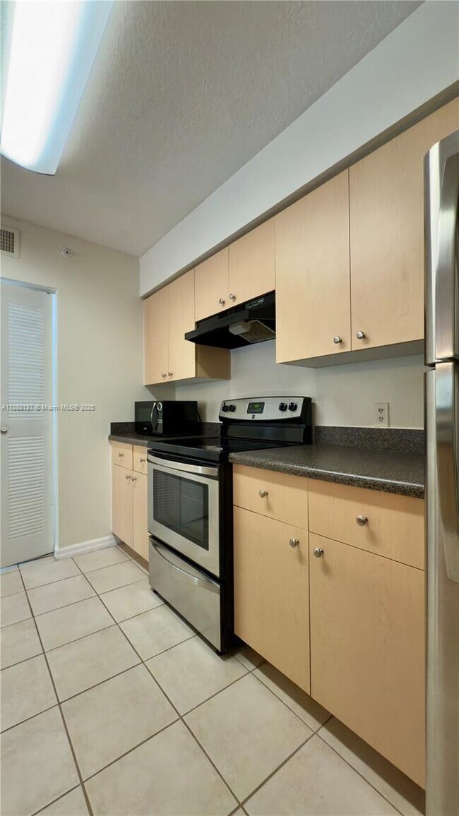 Building Photo - 4220 San Marino Blvd